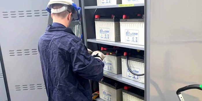 نگهداری و تعمیرات UPS و باتری‌ها